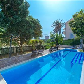 4 Bedroom Villa with Pool in Dubrovnik City, sleeps 8